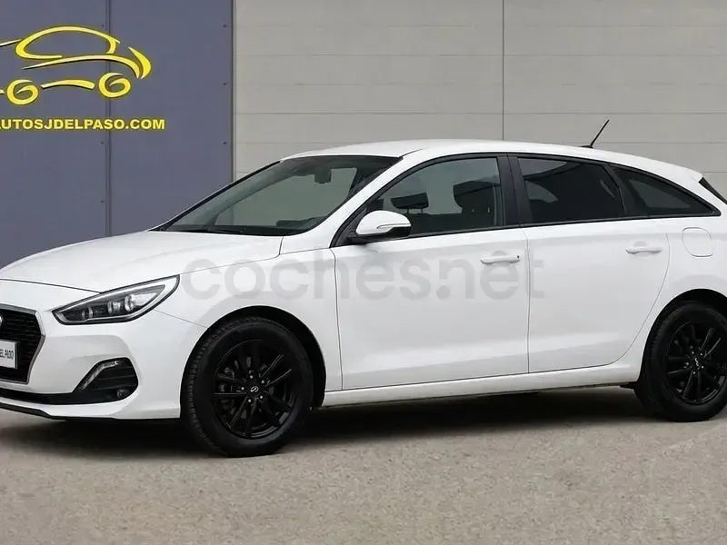 Usado Hyundai i30 100 CV (73 kW) 2020 Blanco Berlina