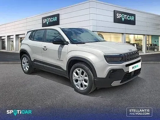 Usado Jeep Avenger Altitude 100 CV (73 kW) 2025 Gris SUV