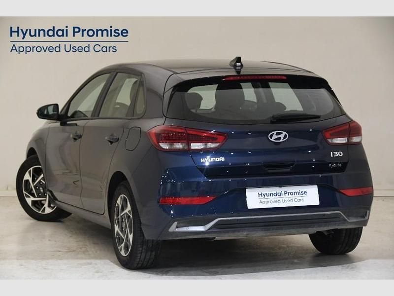 Usado Hyundai i30 100 CV (73 kW) 2024 Sailing blue Berlina