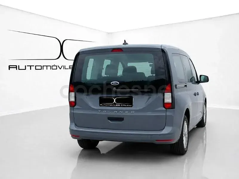 Usado Ford Tourneo Connect Trend 102 CV (75 kW) 2025 Gris / plata Monovolumen