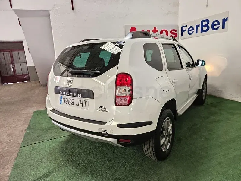 Usado Dacia Duster Ambiance 109 CV (80 kW) 2015 Blanco SUV