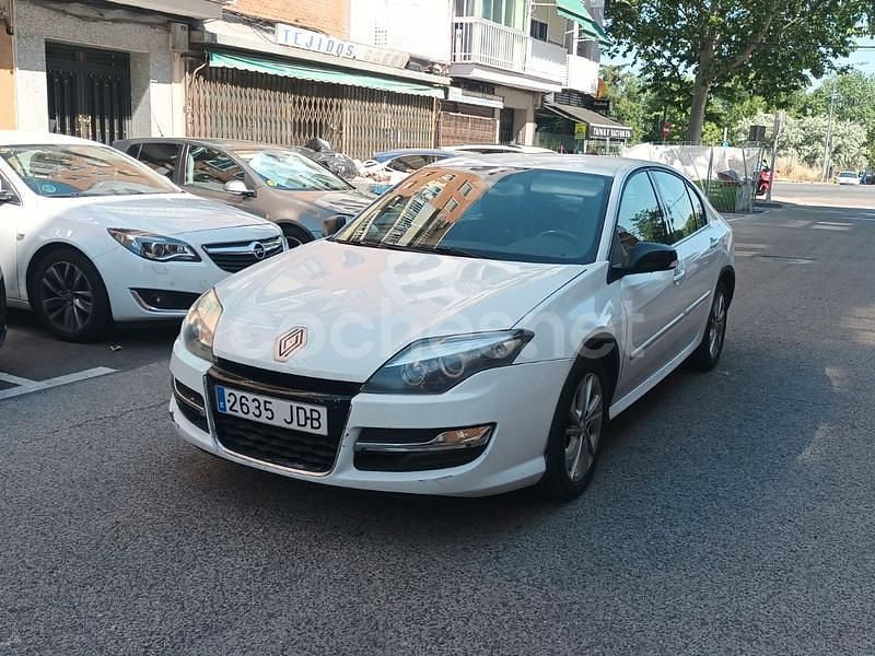 Blanco Usado 2015 Renault Laguna III Bose Edition Berlina | 6995 € (Precio justo) - Imagen 1/4
