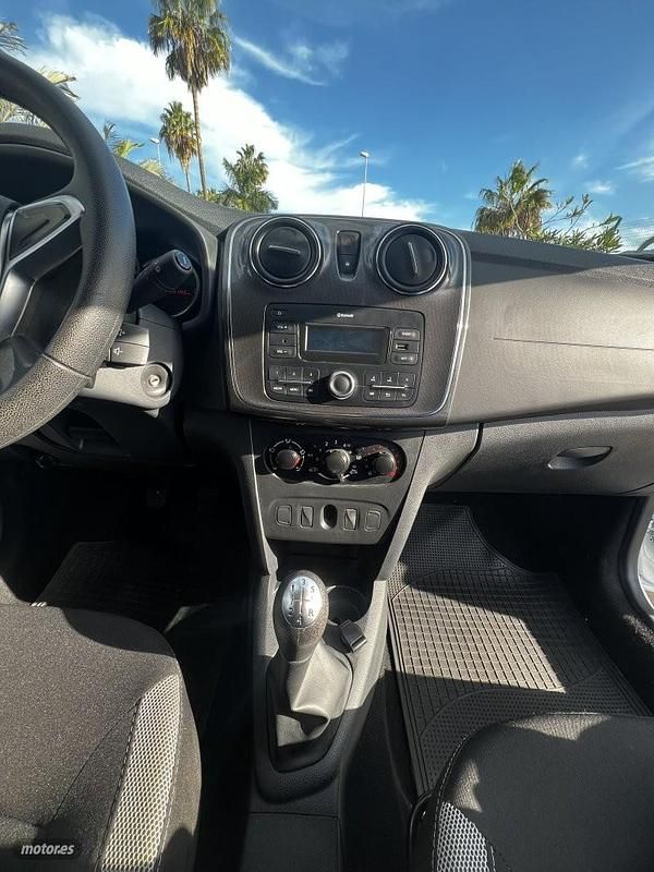 Usado Dacia Sandero Essentiel 90 CV (66 kW) 2017 Blanco SUV