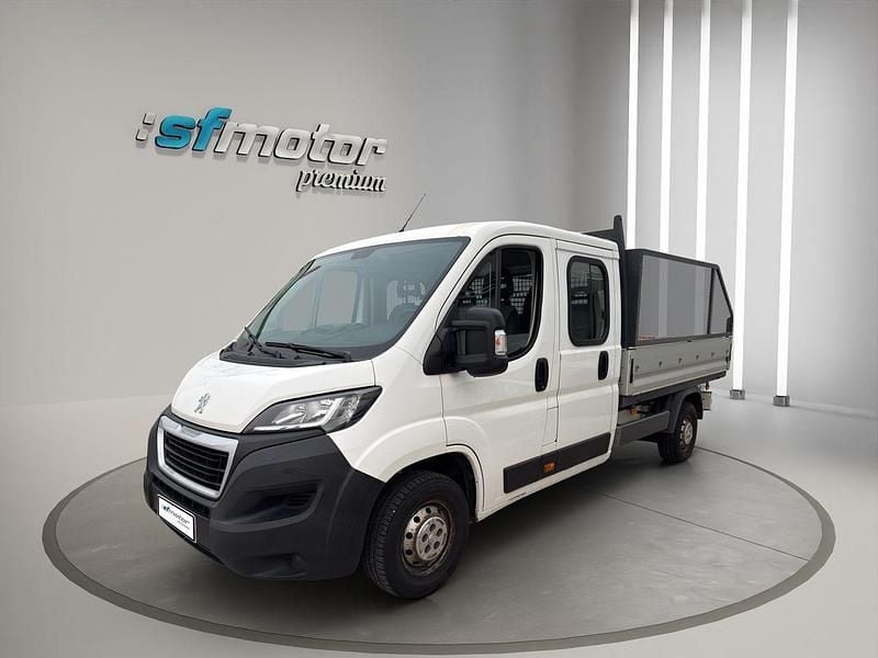Usado Peugeot Boxer 140 CV (102 kW) 2019 Blanco metalizado Van