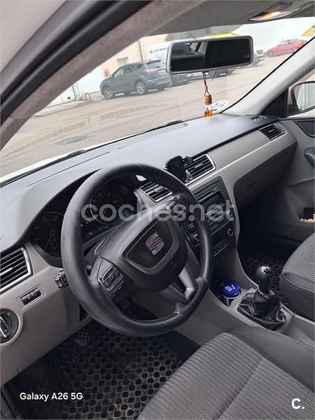 Usado Seat Toledo Ecomotive 105 CV (77 kW) 2013 Blanco Utilitario