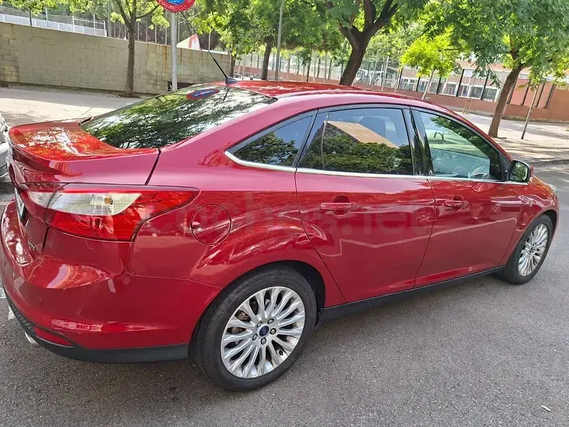 Usado Ford Focus Titanium 150 CV (110 kW) 2012 Granate Berlina