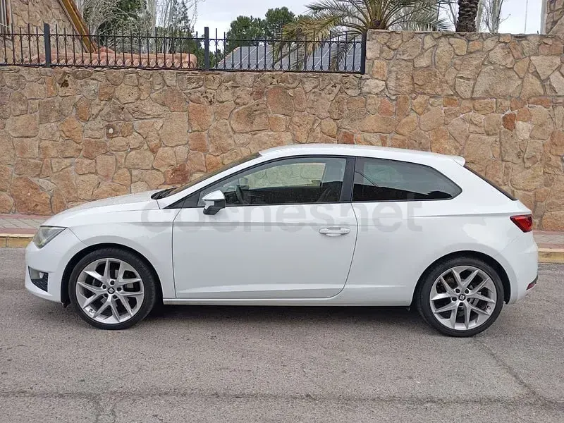 Usado Seat Leon FR 150 CV (110 kW) 2014 Blanco Berlina