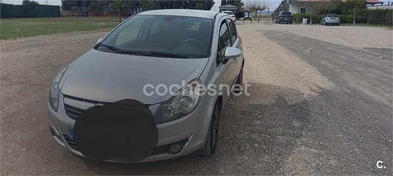 Usado Opel Corsa Selective 100 CV (73 kW) 2011 Gris / plata Utilitario