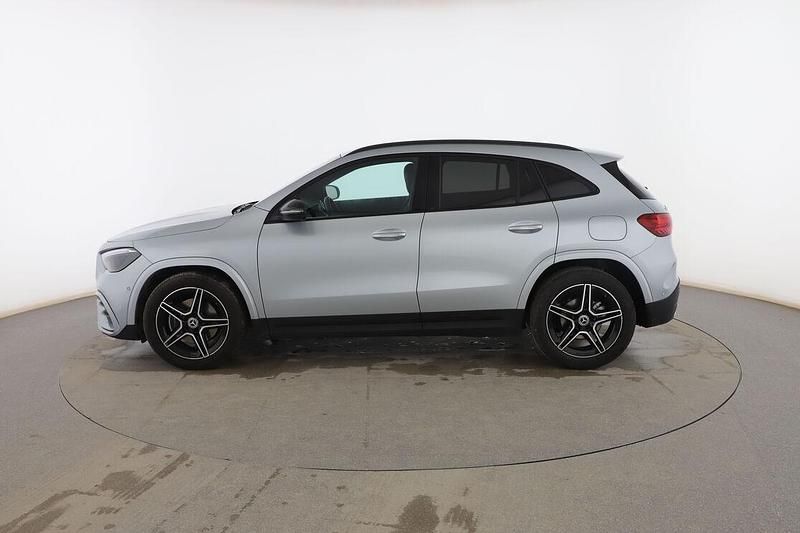Usado Mercedes GLA200 AMG line 150 CV (110 kW) 2024 Gris SUV