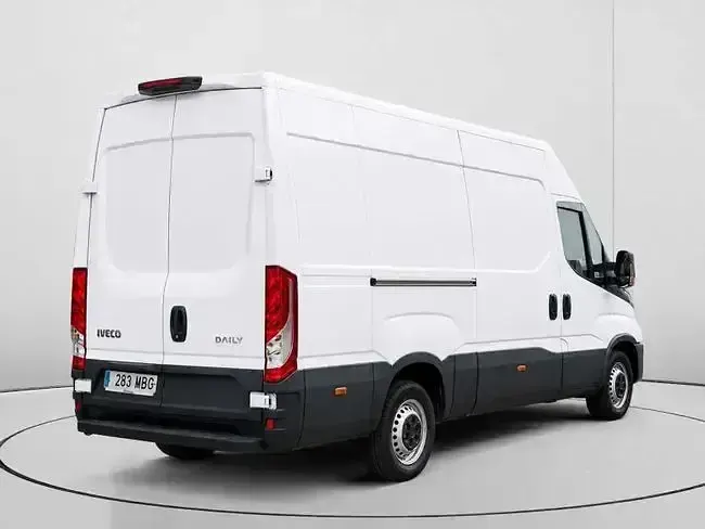 Usado Iveco Daily 156 CV (114 kW) 2022 Blanco Berlina