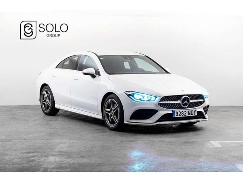 Usado Mercedes CLA180 136 CV (100 kW) 2023 Blanco Berlina