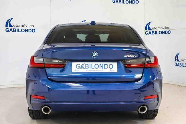 Usado BMW 320e Comfort Edition 204 CV (150 kW) 2023 Azul Berlina