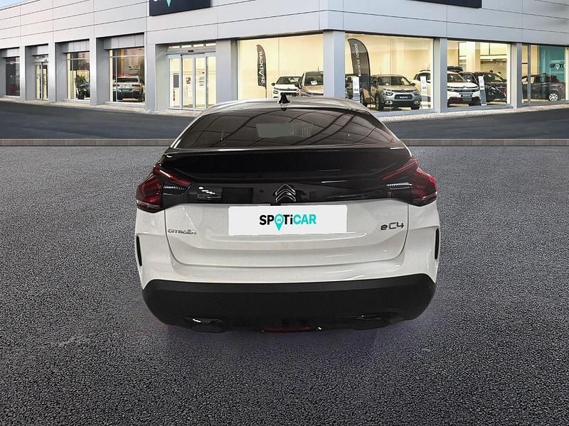 Brugt Citroën e-C4 Shine 100 kW (136 HK) 2023 Hvid Sedan