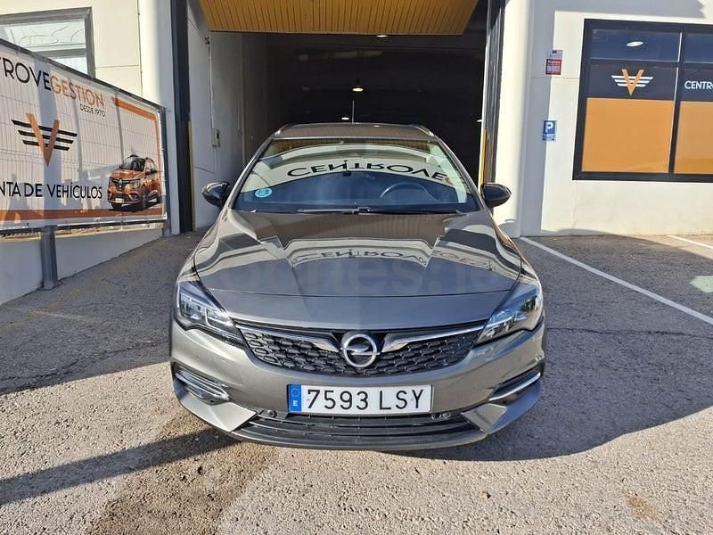 Usado Opel Astra Business Elegance 145 CV (106 kW) 2021 Gris / plata Familiar