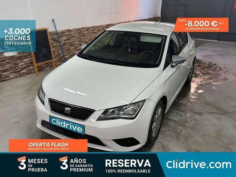 Blanco Usado 2013 Seat Leon ST Reference Familiar | 7990 € (Un poco caro) - Imagen 1/3
