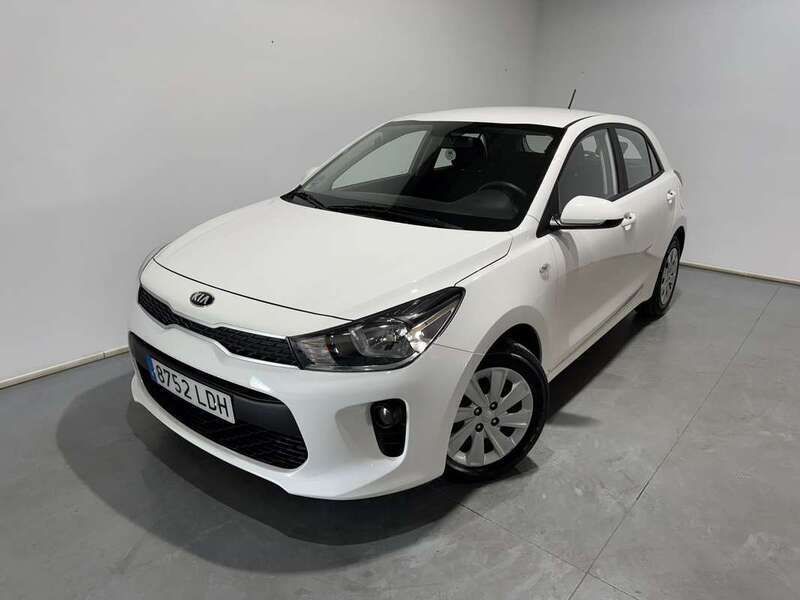 Blanco Usado 2019 Kia Rio Utilitario | 10.900 € (Precio justo) - Imagen 1/4