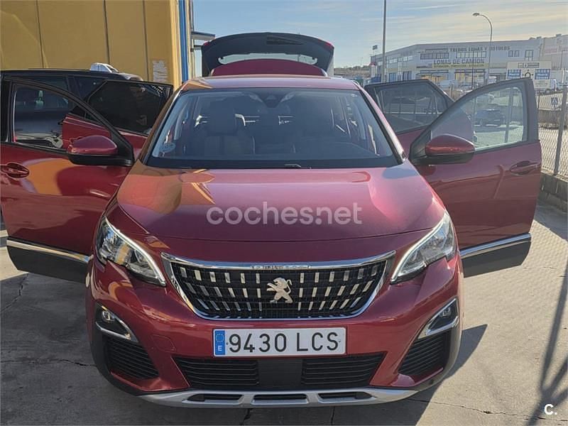Usado Peugeot 3008 Allure 130 CV (95 kW) 2019 Granate SUV