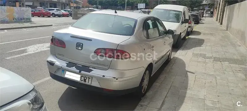 Usado Seat Cordoba 75 CV (55 kW) 2004 Gris / plata Berlina