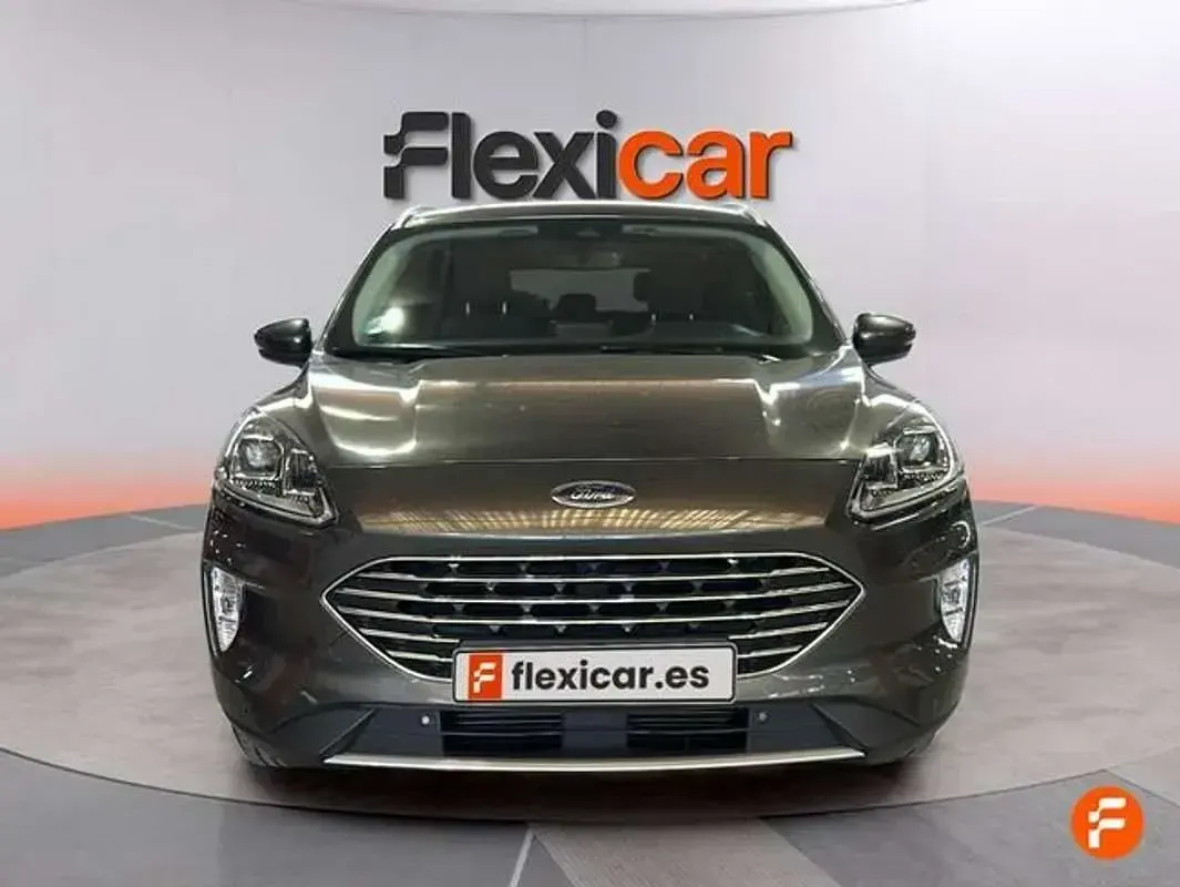 Usado Ford Kuga Titanium 150 CV (110 kW) 2023 Gris SUV