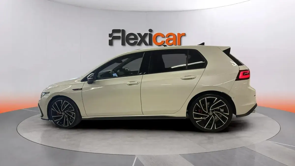 Usado VW Golf VIII GTI 245 CV (180 kW) 2023 Blanco Berlina