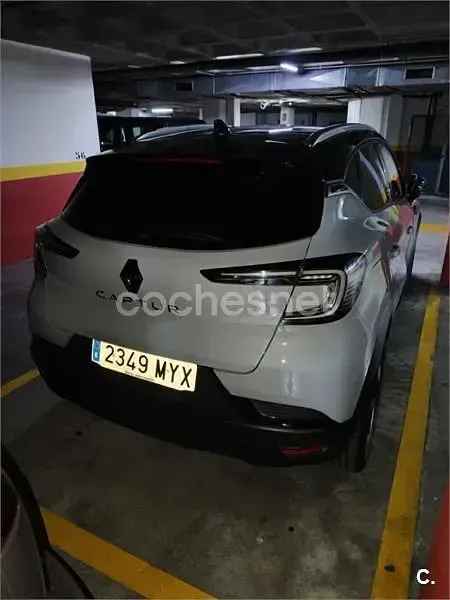 Usado Renault Captur Techno 100 CV (73 kW) 2025 Gris / plata SUV