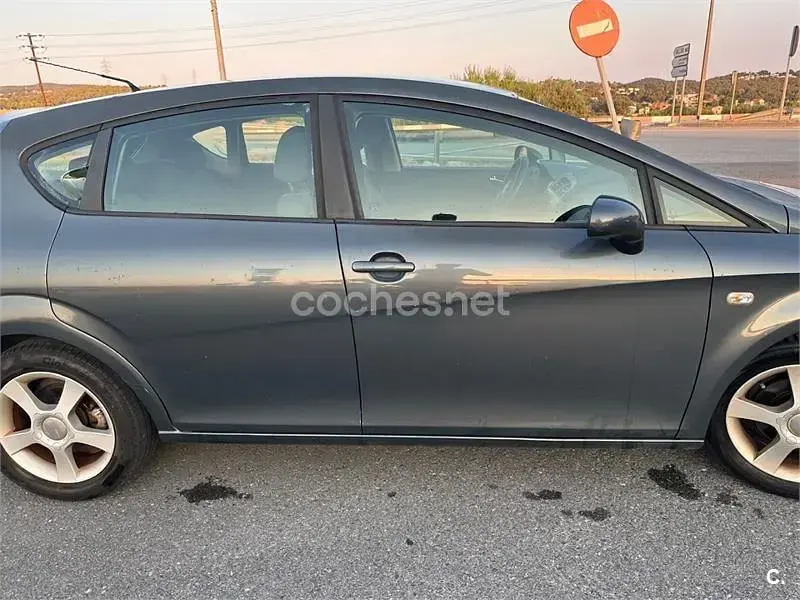Usado Seat Leon Stylance 102 CV (75 kW) 2005 Gris / plata Utilitario