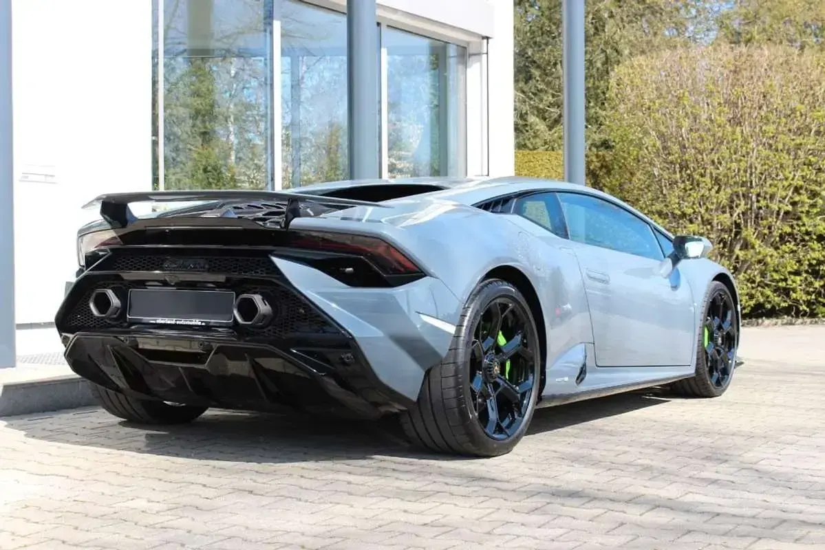 Usado Lamborghini Huracán 640 CV (470 kW) 2025 Gris Coupe