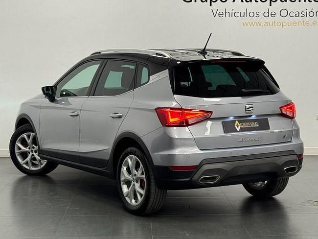 Usado Seat Arona FR 150 CV (110 kW) 2023 Gris / plata SUV