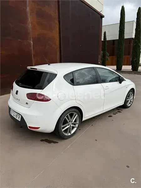 Usado Seat Leon FR 140 CV (102 kW) 2011 Blanco Utilitario