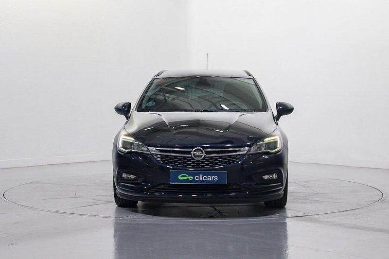 Usado Opel Astra Dynamic 125 CV (91 kW) 2019 Negro Berlina