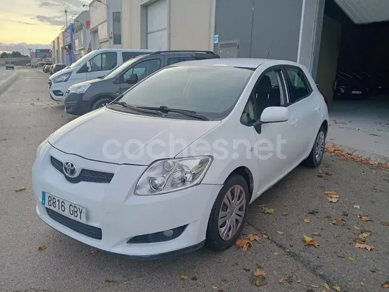 Usado Toyota Auris Luna 124 CV (91 kW) 2008 Blanco Utilitario