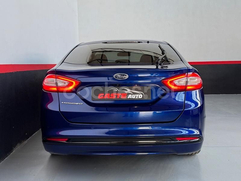 Usado Ford Mondeo Titanium 150 CV (110 kW) 2017 Azul Berlina