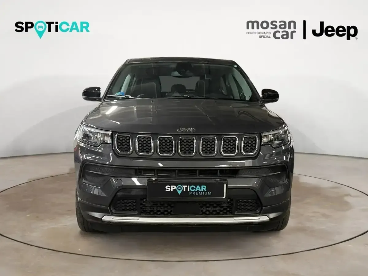Usado Jeep Compass Altitude 130 CV (95 kW) 2025 Gris SUV