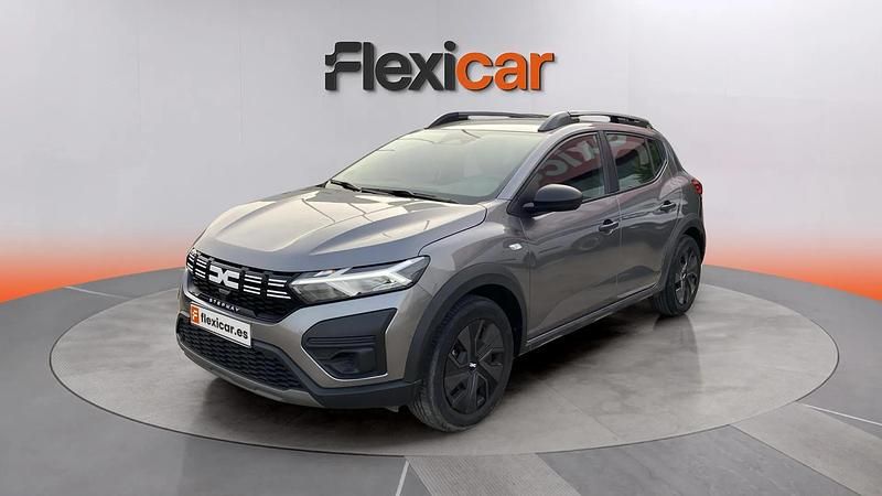 Usado Dacia Sandero Essentiel 91 CV (66 kW) 2024 Gris Berlina