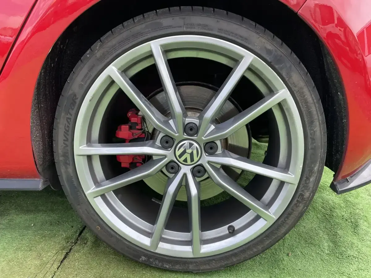 Usado VW Golf VII GTI Clubsport 265 CV (194 kW) 2016 Rojo Utilitario
