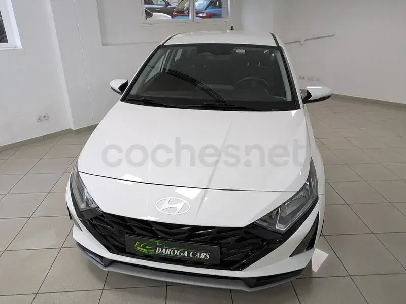 Usado Hyundai i20 100 CV (73 kW) 2023 Blanco Utilitario