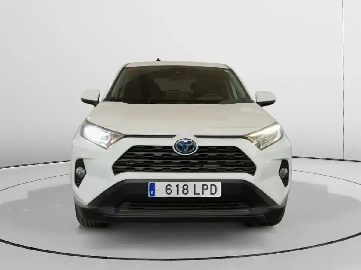 Begagnad Toyota RAV4 Hybrid Business Edition 218 HK (160 kW) 2021 Vit SUV