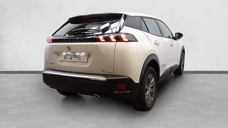 Usado Peugeot 2008 Active 110 CV (80 kW) 2021 Blanco SUV