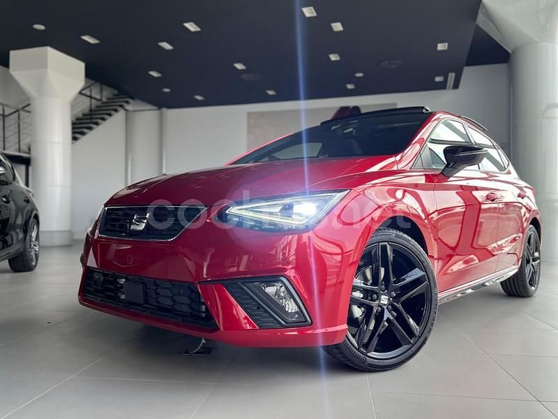Rojo Nuevo 2025 Seat Ibiza FR Berlina | 25.300 € (Caro) - Imagen 1/4