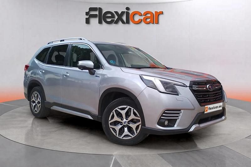 Gris Usado 2023 Subaru Forester SUV | 22.590 € (Buen precio) - Imagen 1/4