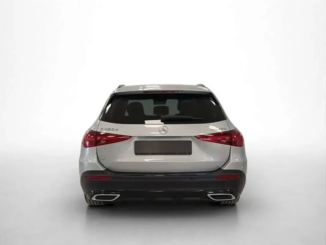 Usado Mercedes C220 203 CV (149 kW) 2023 Plateado Berlina