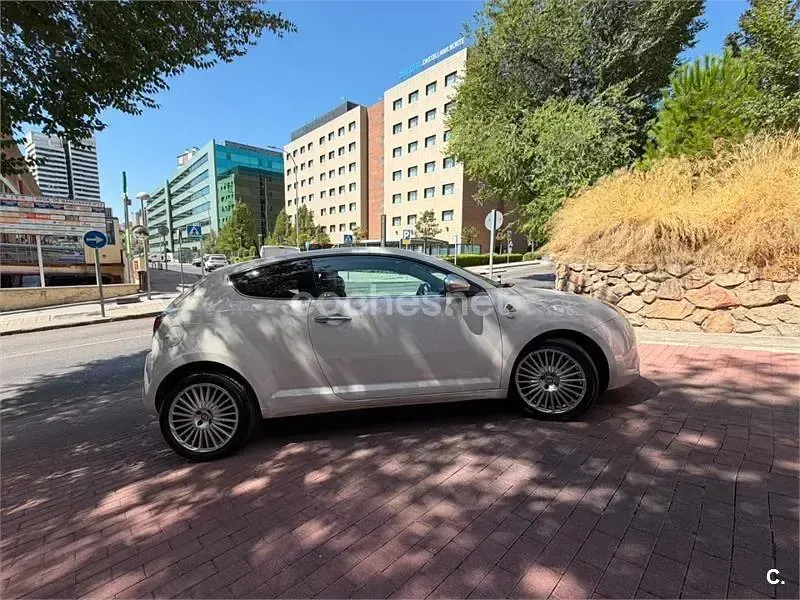 Usado Alfa Romeo MiTo Distinctive 140 CV (102 kW) 2015 Blanco Utilitario
