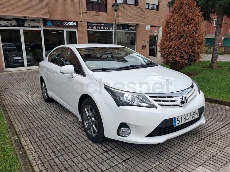 Usado Toyota Avensis Advance 124 CV (91 kW) 2013 Blanco Berlina