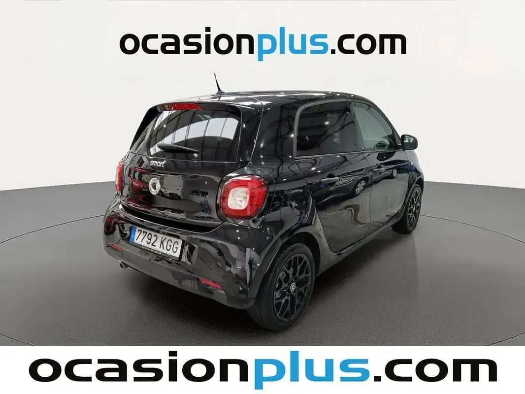 Usado Smart ForFour Passion 90 CV (66 kW) 2017 Negro Utilitario