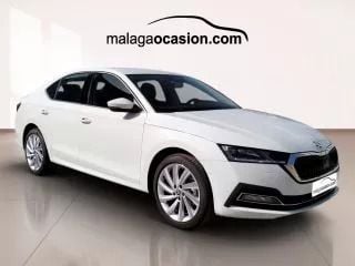 Blanco Usado 2024 Skoda Octavia Selection Berlina | 28.290 € (Precio justo) - Imagen 1/4