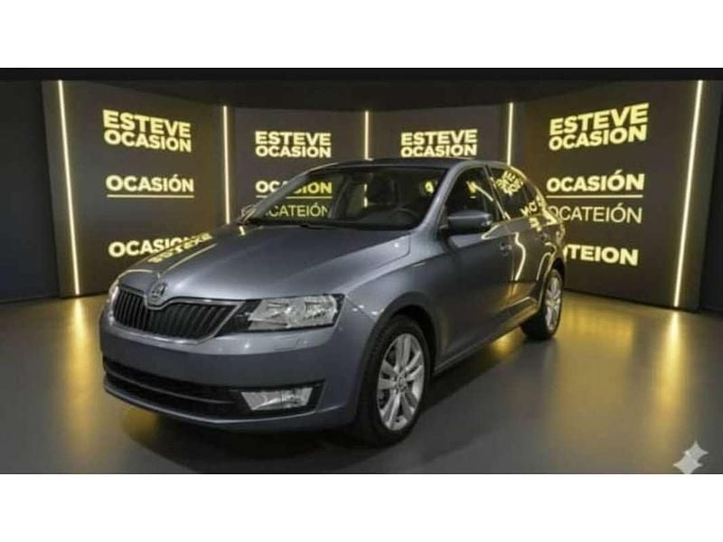Gris Usado 2019 Skoda Rapid Ambition Utilitario | 9990 € (Precio justo) - Imagen 1/4