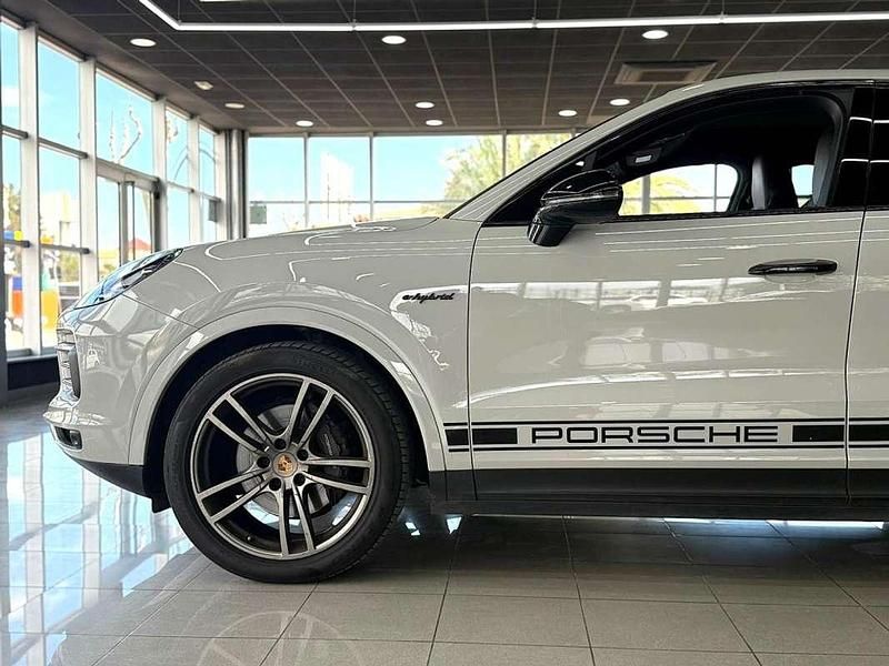 Usado Porsche Cayenne 462 CV (339 kW) 2021 Gris SUV