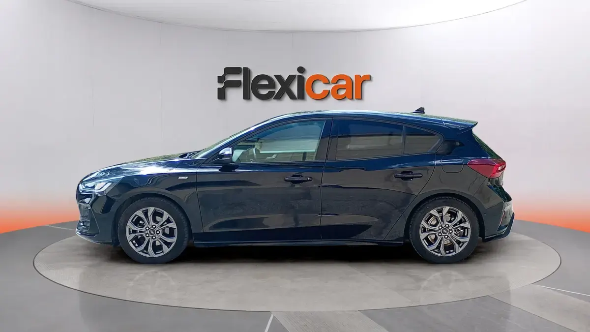 Usado Ford Focus ST-Line 125 CV (91 kW) 2023 Negro Berlina