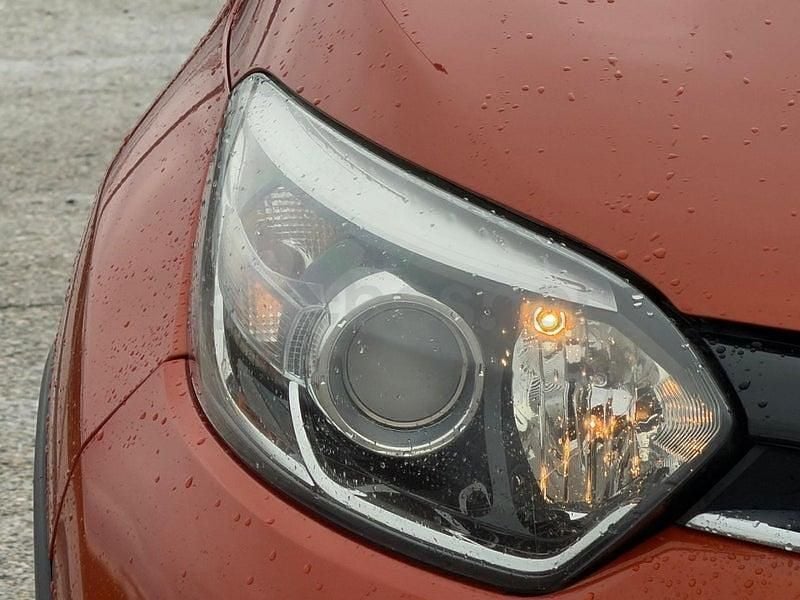 Usado Renault Captur Life 90 CV (66 kW) 2015 Naranja SUV