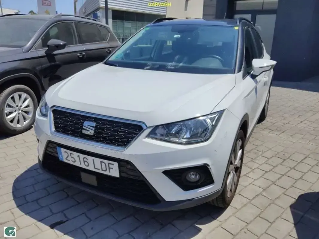 Usado Seat Arona Ecomotive 116 CV (85 kW) 2019 Blanco SUV